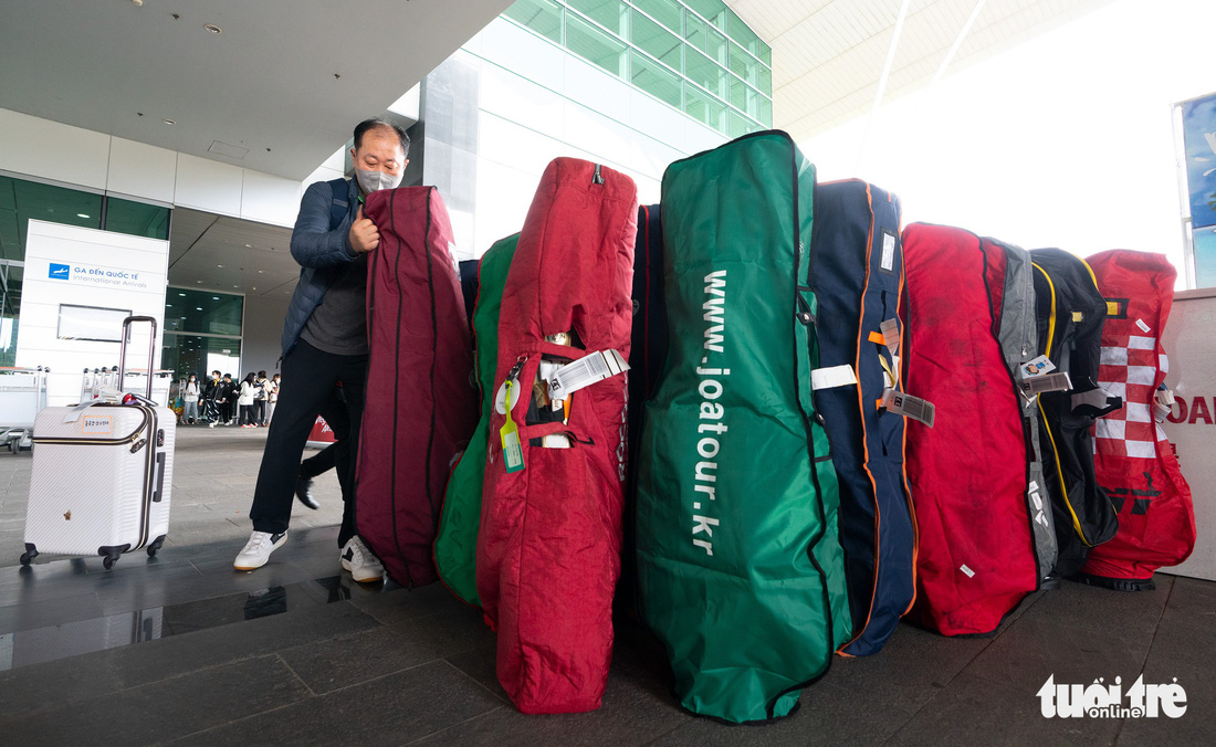 Hơn 200 du khách Hàn Quốc rạng rỡ đặt chân đến Phú Quốc - Ảnh 8.