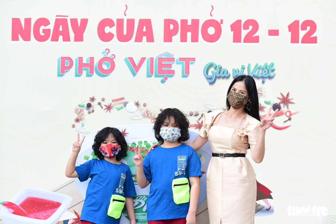 Nhộn nhịp check-in, thưởng thức phở tại Gala Ngày của Phở 12-12 - Ảnh 6.