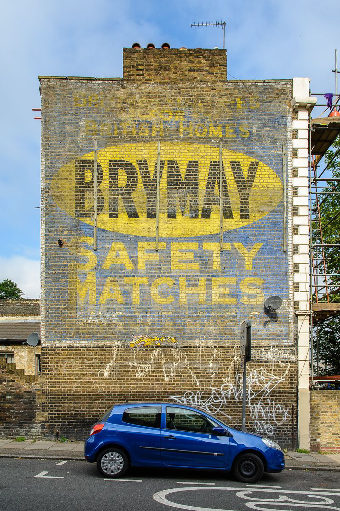 Dấu xưa hồn thu thảo của bảng quảng cáo cứu khu phố cổ London - Ảnh 5.