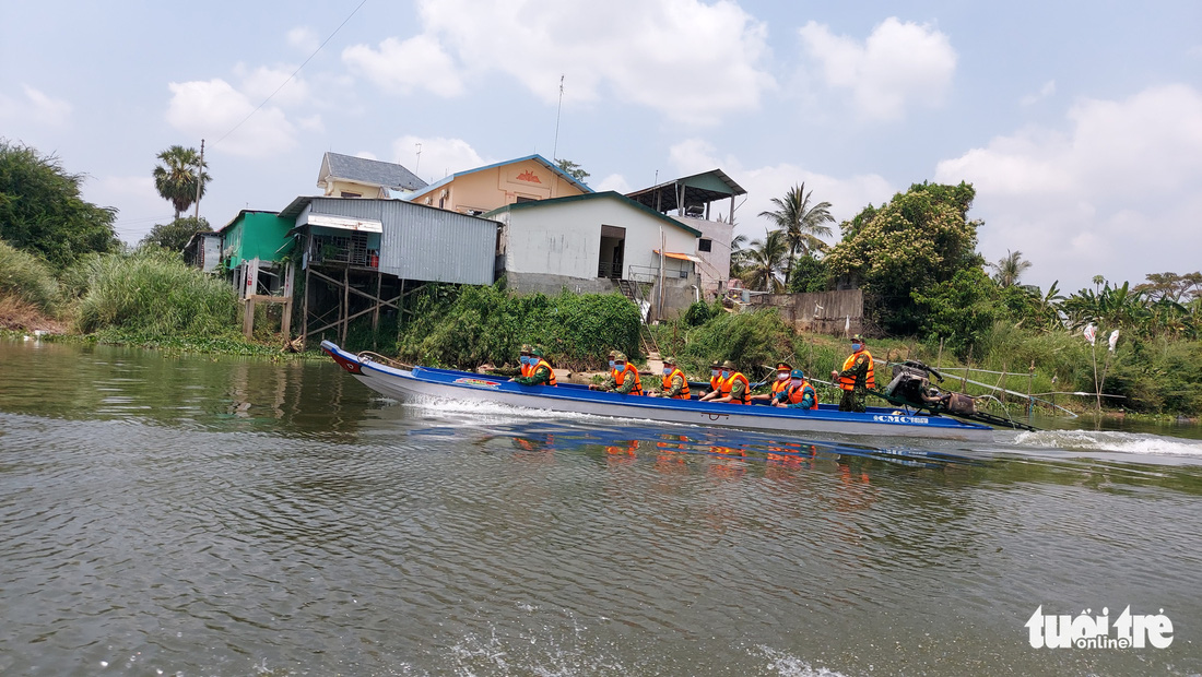 Chia nhỏ quân ‘siết’ biên giới Campuchia để ngăn dịch COVID-19 - Ảnh 7.