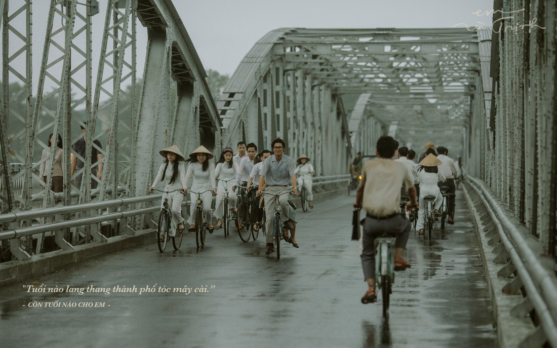 Phim về Trịnh Công Sơn có kinh phí 50 tỉ đồng, từng sập bối cảnh vì mưa gió - Ảnh 4.