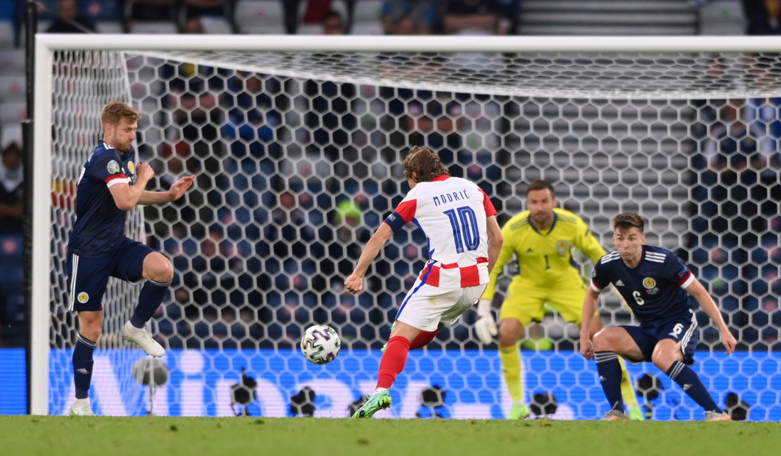 20 khoảnh khắc đáng nhớ vòng bảng Euro 2020 - Ảnh 13.