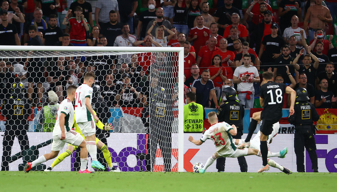 20 khoảnh khắc đáng nhớ vòng bảng Euro 2020 - Ảnh 17.