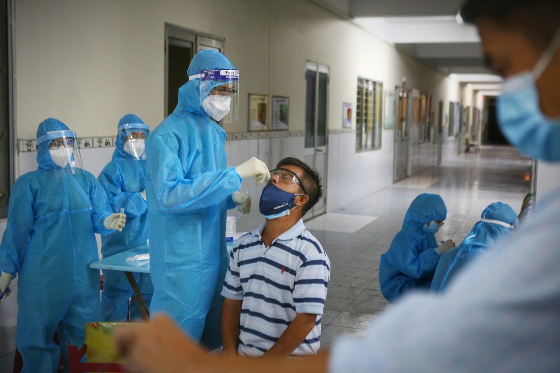 TP.HCM chạm ngưỡng 5.000 ca mắc COVID-19: Truy F0 đã đúng hướng, cần bình tĩnh ứng phó - Ảnh 5.