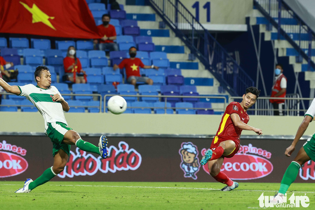 Hình ảnh khoảnh khắc quyết định trận đấu giữa Việt Nam và Indonesia - Ảnh 8.