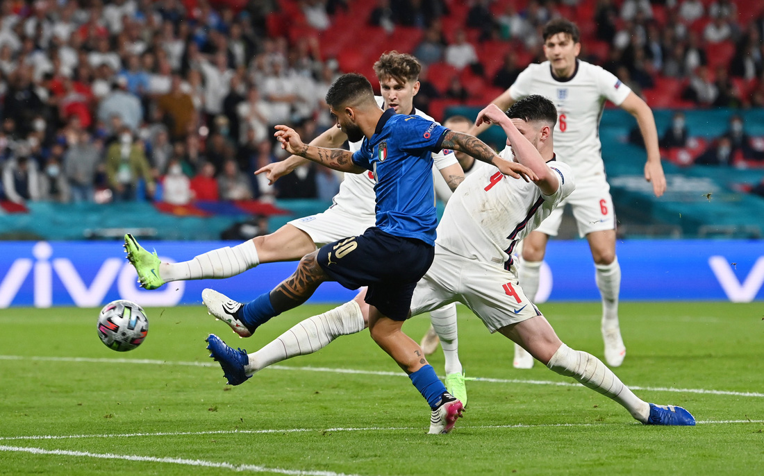 Những khoảnh khắc định đoạt trận chung kết Euro 2020 - Ảnh 10.