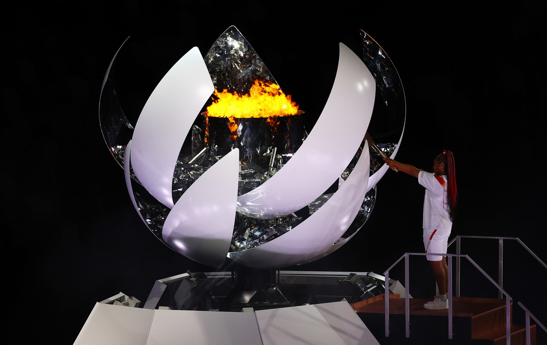 Đài lửa đã được thắp sáng, Olympic 2020 chính thức khai mạc - Ảnh 6.