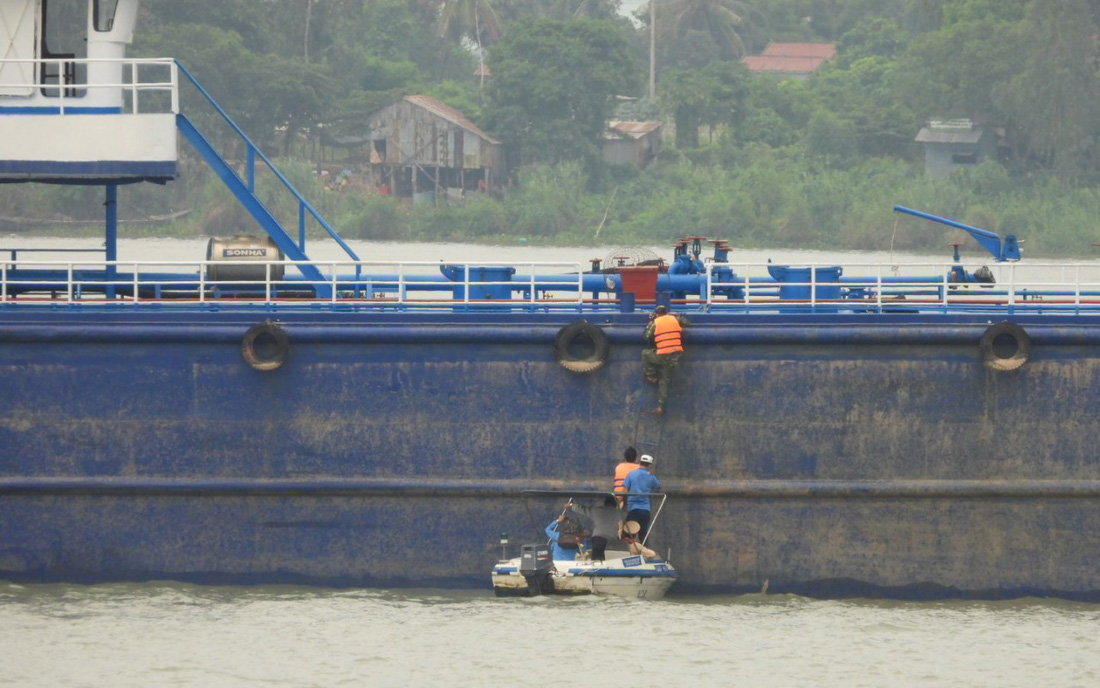 Phòng dịch trên dòng Mekong - Ảnh 1.