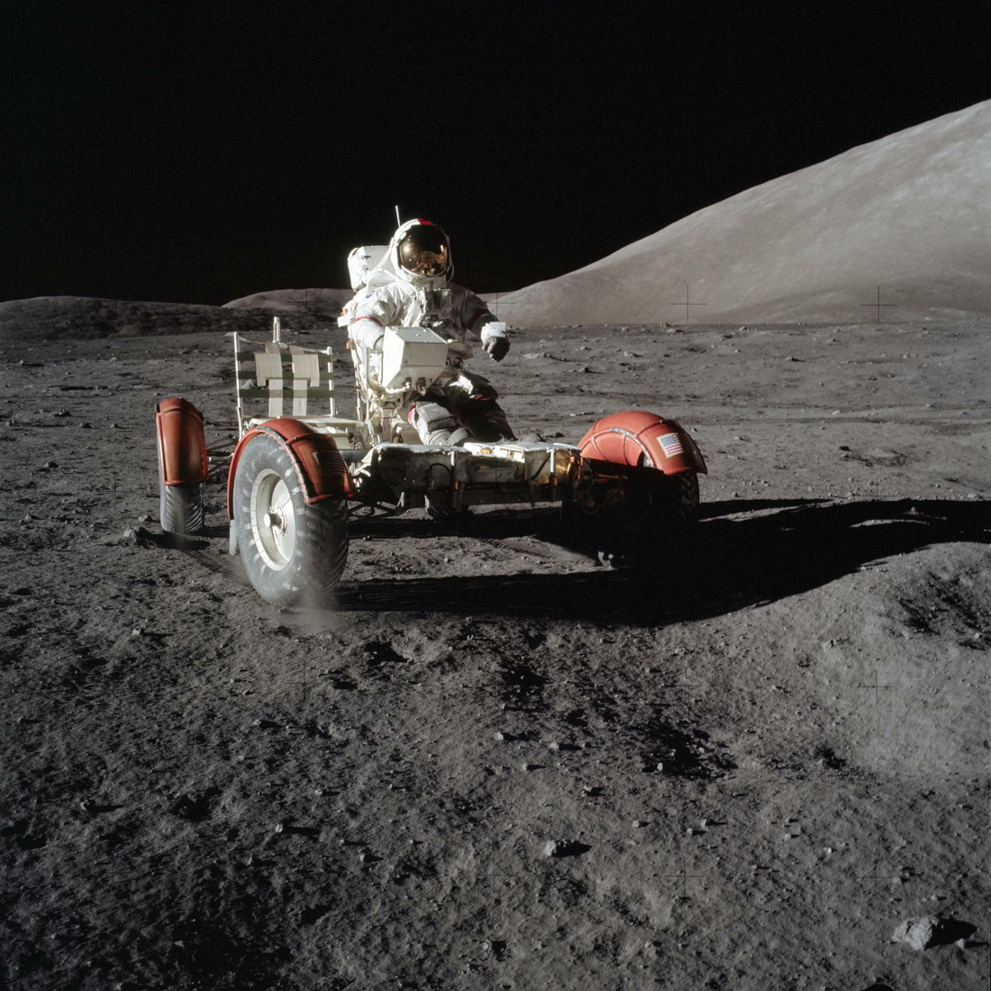 50 năm con người lái xe trên Mặt trăng - Ảnh 11.