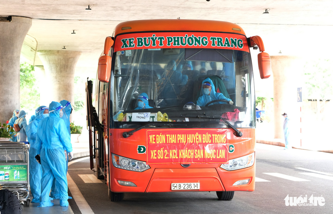 Sau gần 27.000 lượt vận chuyển miễn phí, Phương Trang tiếp tục đưa đón y bác sĩ làm nhiệm vụ - Ảnh 5.