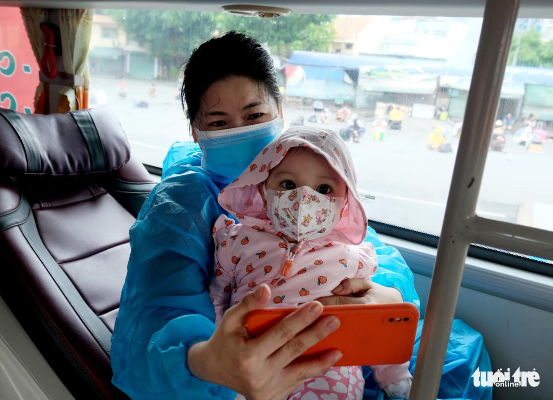 Hành trình nghĩa tình cùng 16.000 người dân Phú Yên về quê an toàn - Ảnh 3.