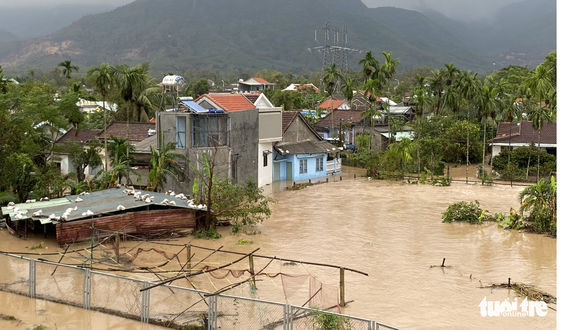Quảng Nam: Sông Thu Bồn đã làm ngập khu dân cư, sông Vu Gia đang lên nhanh - Ảnh 5.