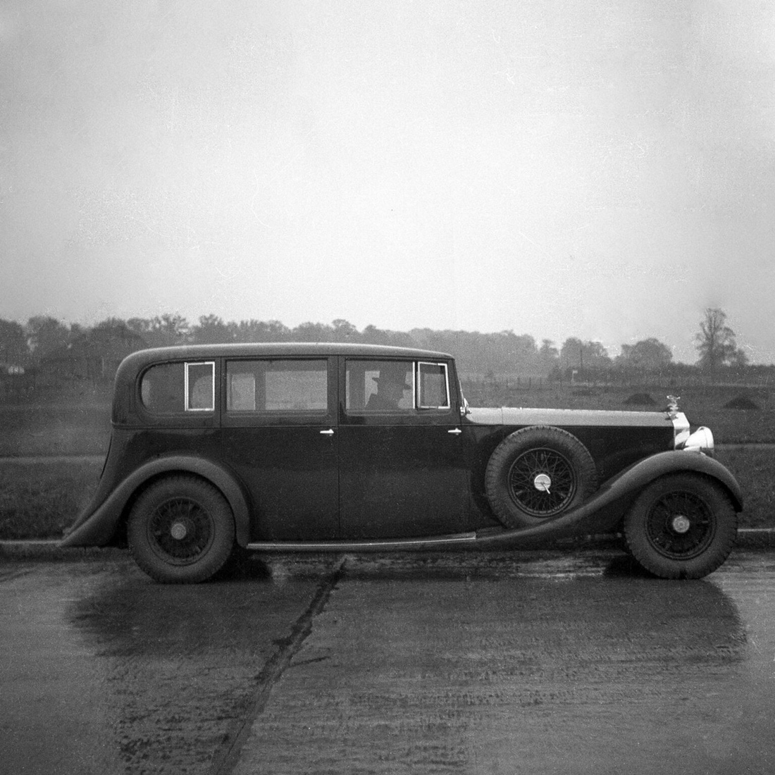 Vì sao xe điện đầu tiên của Rolls-Royce có tên là Spectre? - Ảnh 3.