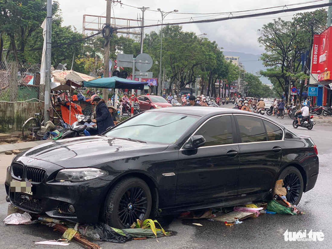 Sáng sớm 15-10, hàng ngàn xe hơi nằm la liệt trên đường Đà Nẵng - Ảnh 4.