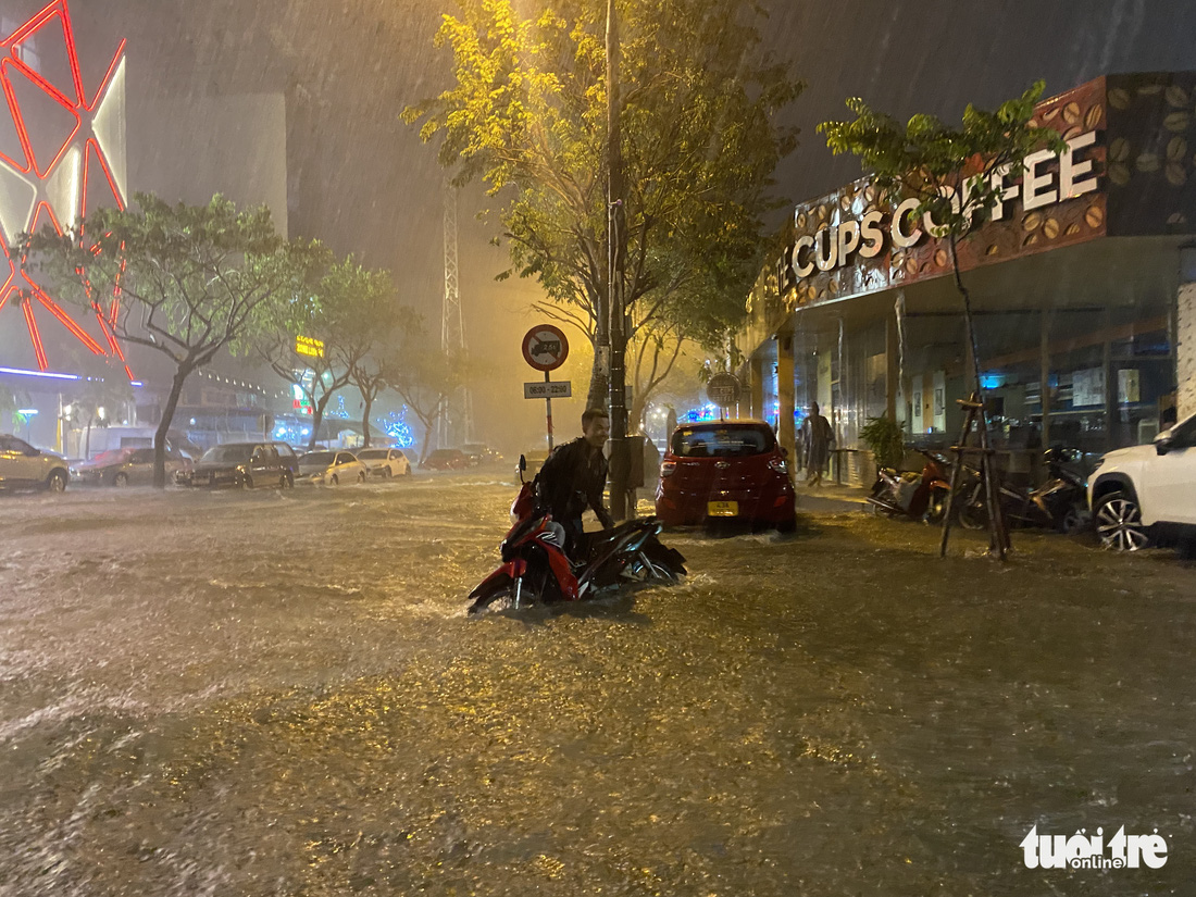 Tâm lý sợ bão hơn sợ mưa sẽ gây thiệt hại nặng ở đô thị - Ảnh 1.