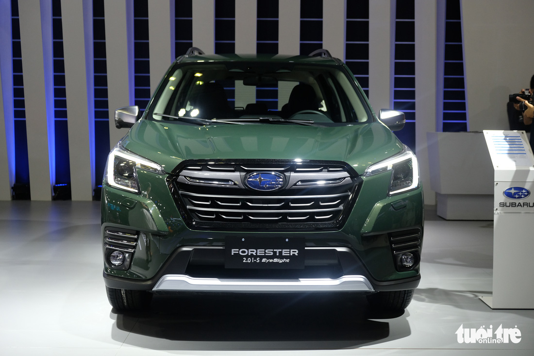 Subaru Forester 2023 giá từ 969 triệu đồng tại Việt Nam: Thiết kế mới, thêm công nghệ an toàn - Ảnh 1.