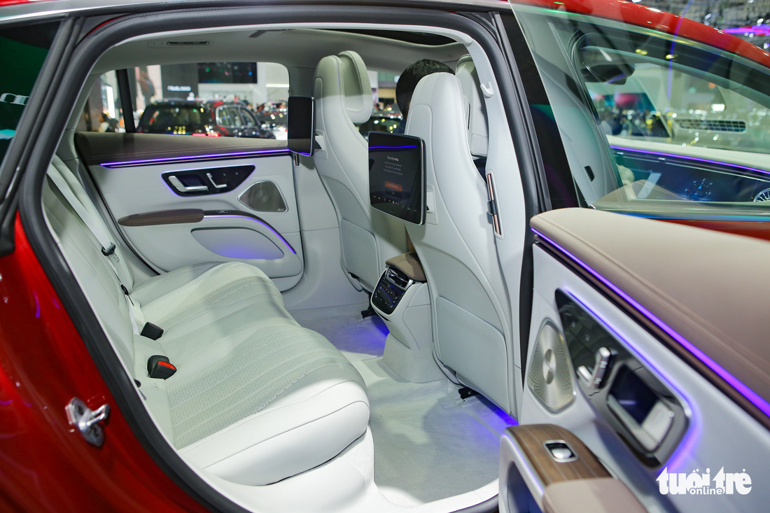 Ô tô điện Mercedes-Benz EQS 580 chào khách Việt với giá gần 6 tỉ đồng - Ảnh 14.