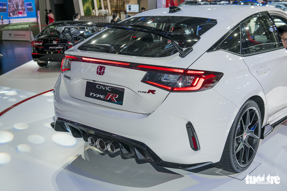 Honda Civic Type R - Xe số sàn nhưng phanh tay điện tử duy nhất tại VMS 2022 - Ảnh 6.
