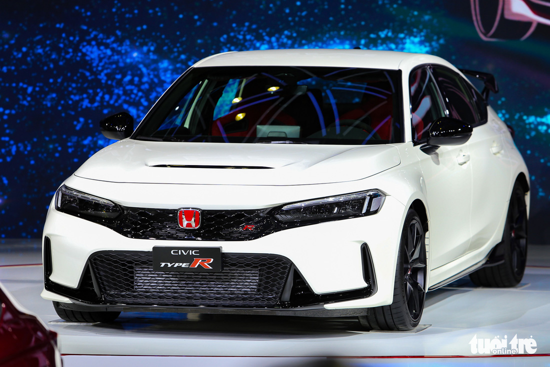 Honda Civic Type R - Xe số sàn nhưng phanh tay điện tử duy nhất tại VMS 2022 - Ảnh 1.