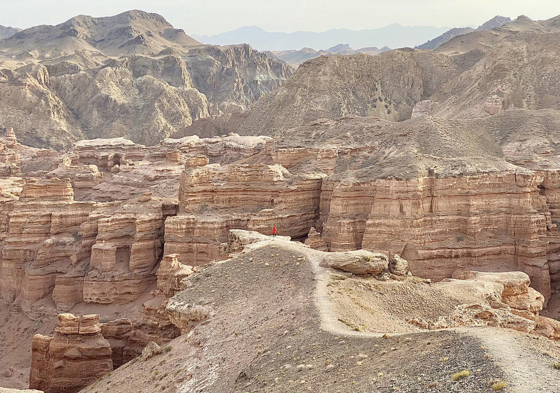 Theo chân du khách Việt ngắm thu vàng trên con đường tơ lụa từ Kazakhstan đến Kyrgyzstan - Ảnh 18.