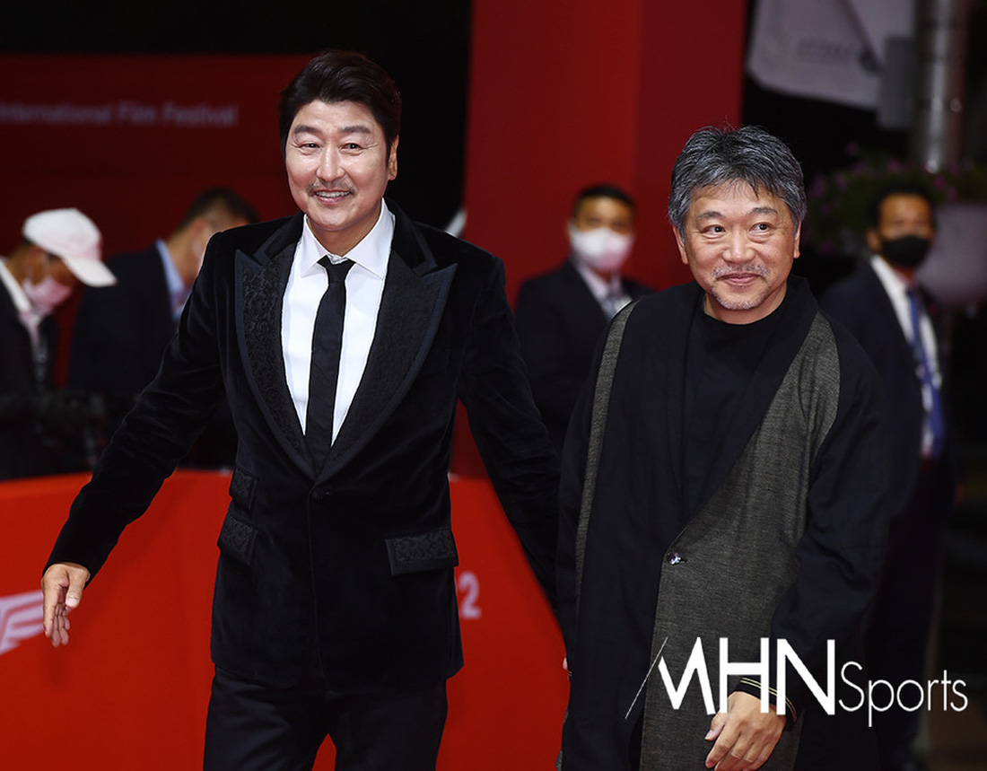 Liên hoan phim Busan: Lương Triều Vỹ nhận giải lớn; phim Memento Mori: Đất đại diện Việt Nam - Ảnh 3.