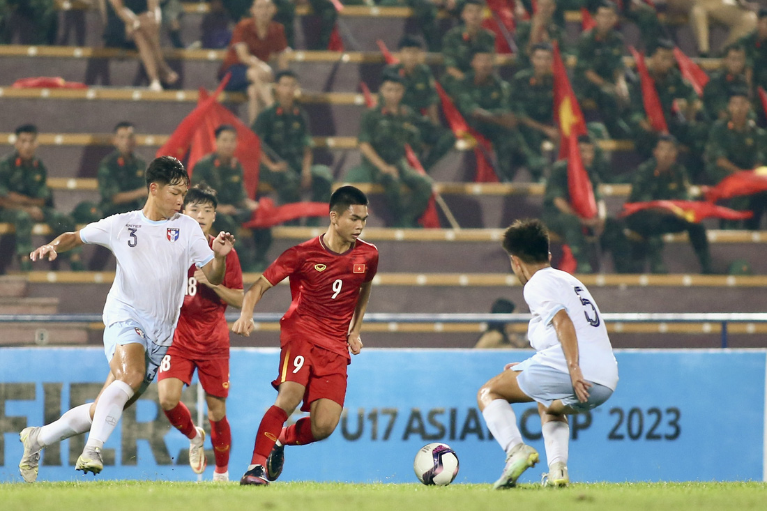 U17 Việt Nam thắng đậm trong ngày ra quân vòng loại U17 châu Á 2023 - Ảnh 5.