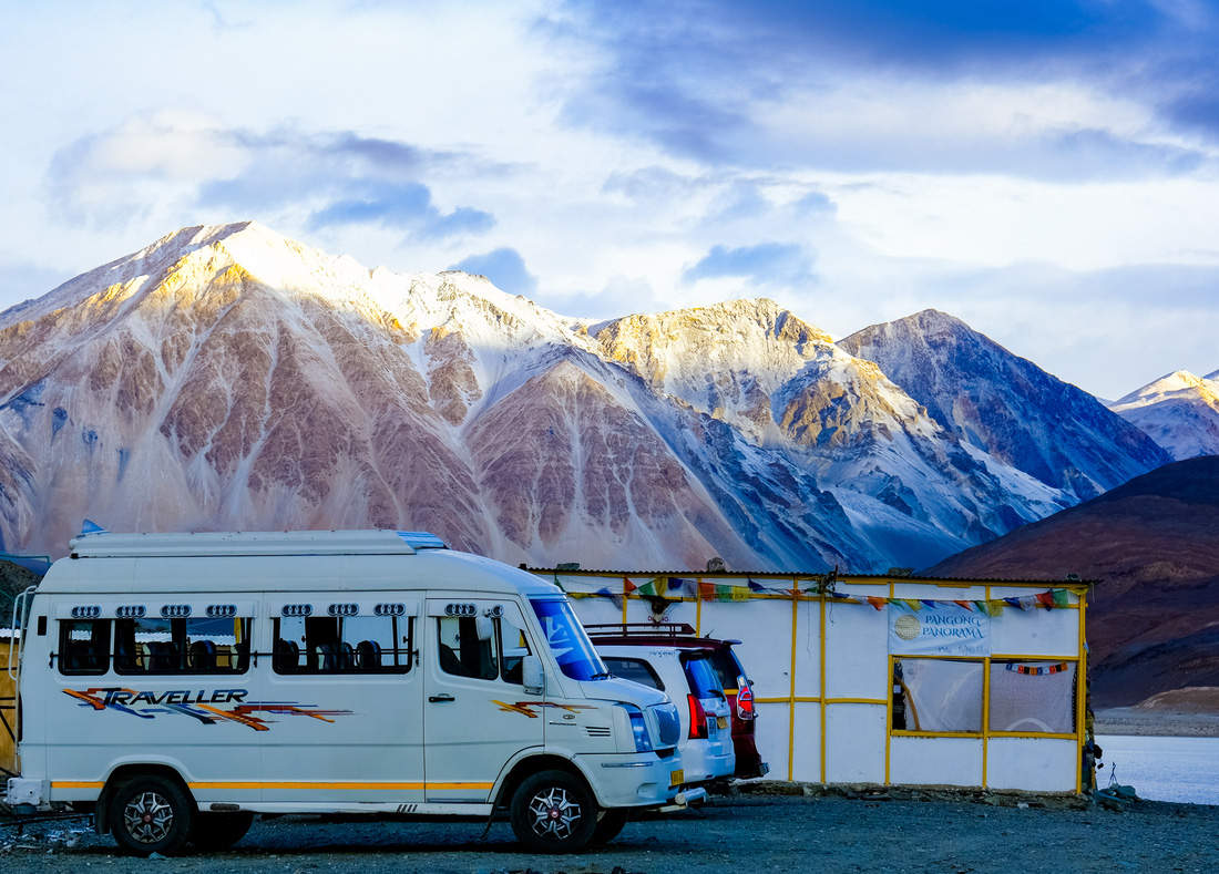 Chạy xe máy dưới núi tuyết tại Ladakh và kỷ niệm lạc đường trong đêm của travel blogger Việt - Ảnh 5.