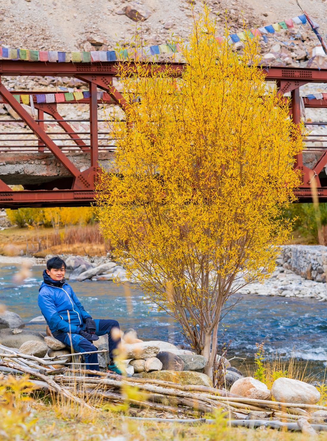 Chạy xe máy dưới núi tuyết tại Ladakh và kỷ niệm lạc đường trong đêm của travel blogger Việt - Ảnh 8.