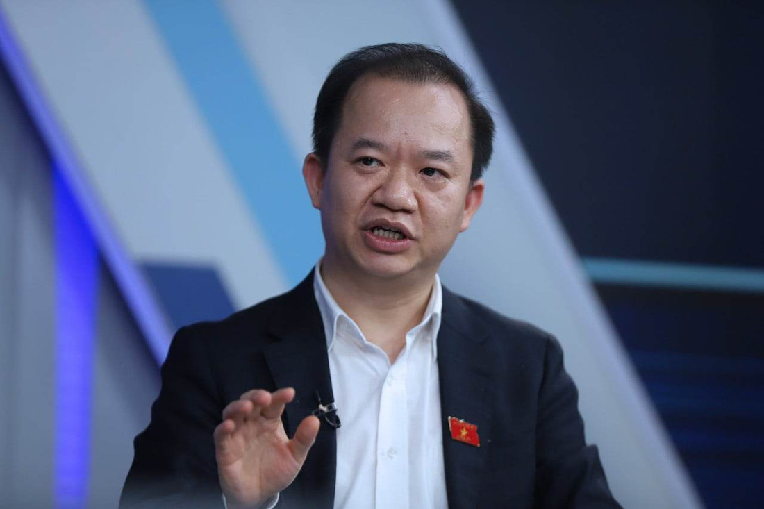 Ông Bùi Hoài Sơn, ủy viên thường trực Ủy ban Văn hóa, Giáo dục của Quốc hội