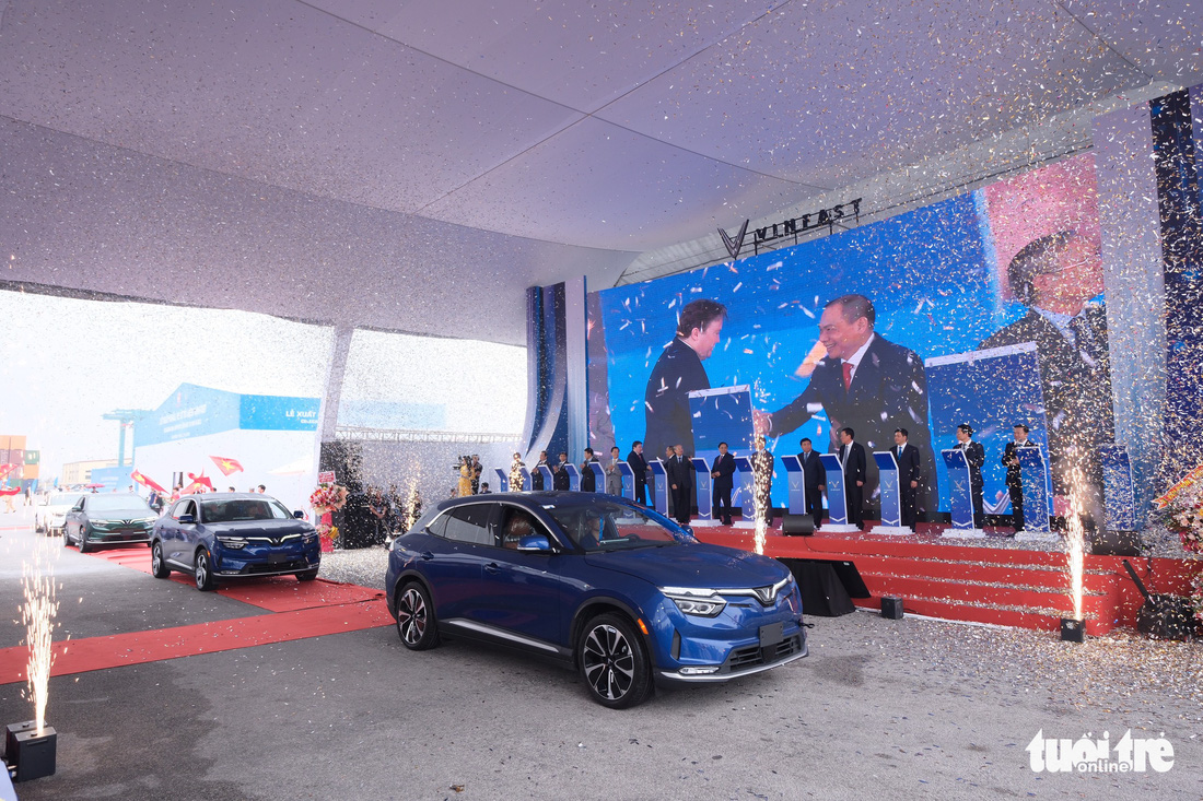 Thủ tướng Phạm Minh Chính dự lễ xuất khẩu lô xe điện  VF 8 sang Mỹ - Ảnh 11.