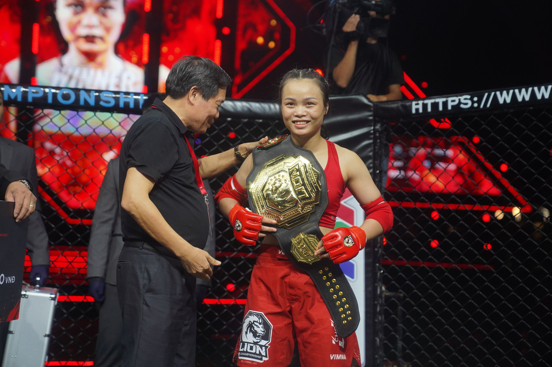 Nguyễn Trần Duy Nhất vô địch MMA Việt Nam, hơn 1,6 tỉ đồng dành cho những nhà vô địch - Ảnh 4.