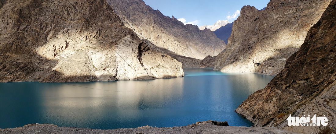 Vượt ‘kỳ quan thứ 8’ đến thung lũng sắc màu ở Pakistan - Ảnh 18.