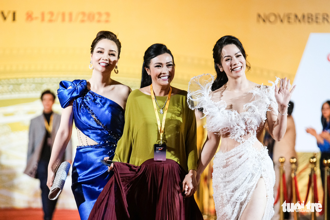 Dàn sao Việt dự thảm đỏ Liên hoan phim quốc tế Hà Nội - Ảnh 5.