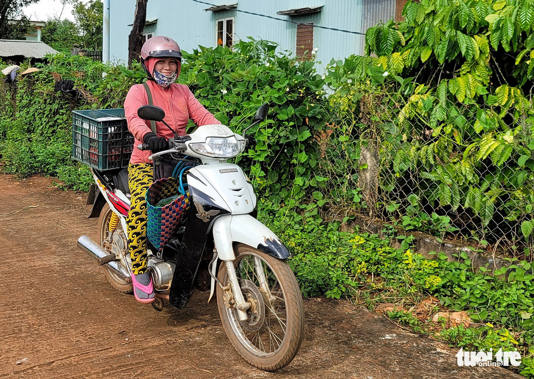 Tiếp sức đến trường: Chở tương lai con trên xe hàng rong của mẹ - Ảnh 3.