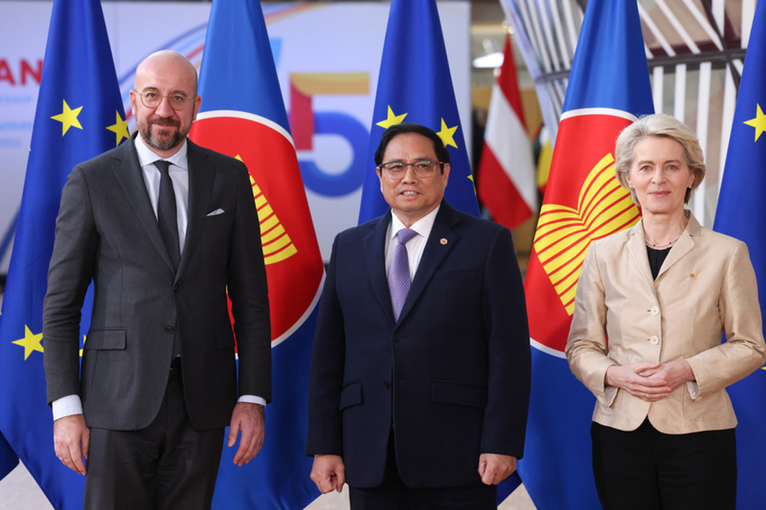 Thủ tướng Phạm Minh Chính dự Hội nghị cấp cao kỷ niệm 45 năm ASEAN - EU - Ảnh 1.