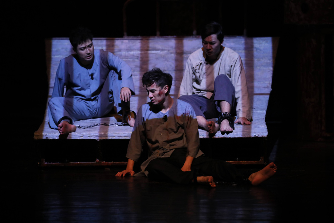 Vở kịch đầu tay của Lưu Quang Vũ về anh hùng Lý Tự Trọng đến với đoàn viên cả nước - Ảnh 1.