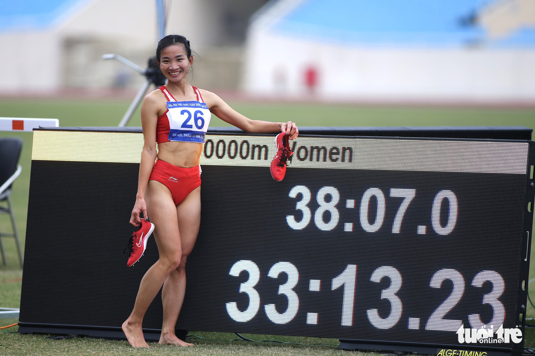 Nguyễn Thị Oanh giành huy chương vàng, xô đổ kỷ lục nội dung chạy 10.000m - Ảnh 6.