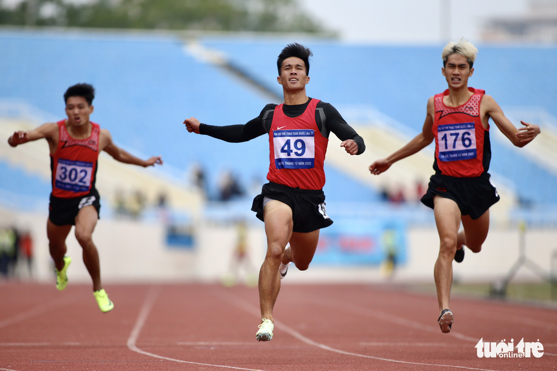Nguyễn Thị Oanh giành huy chương vàng, xô đổ kỷ lục nội dung chạy 10.000m - Ảnh 8.