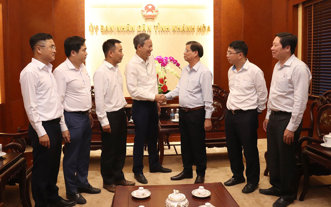 Tháng 8-2023, Nhà máy nhiệt điện BOT Vân Phong 1 chính thức phát điện thương mại - Ảnh 1.