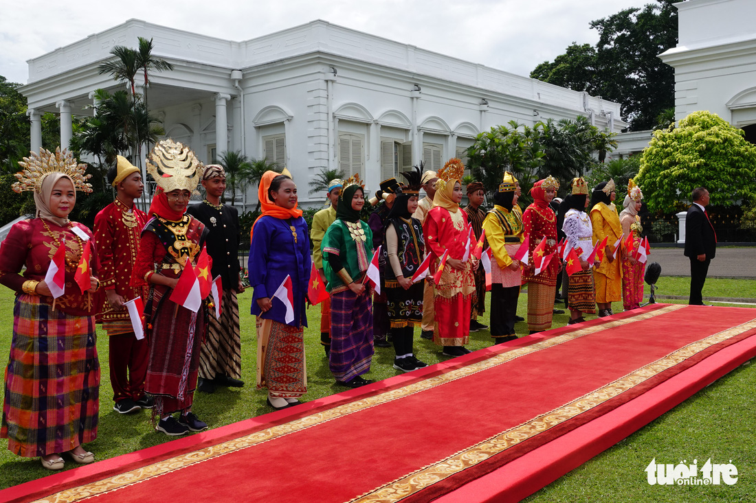 Indonesia bắn 21 phát đại bác chào đón Chủ tịch nước Nguyễn Xuân Phúc - Ảnh 4.