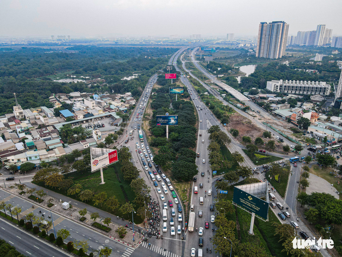 Cận cảnh điểm nghẽn An Phú, nơi khởi công nút giao gần 4.000 tỉ đồng - Ảnh 8.