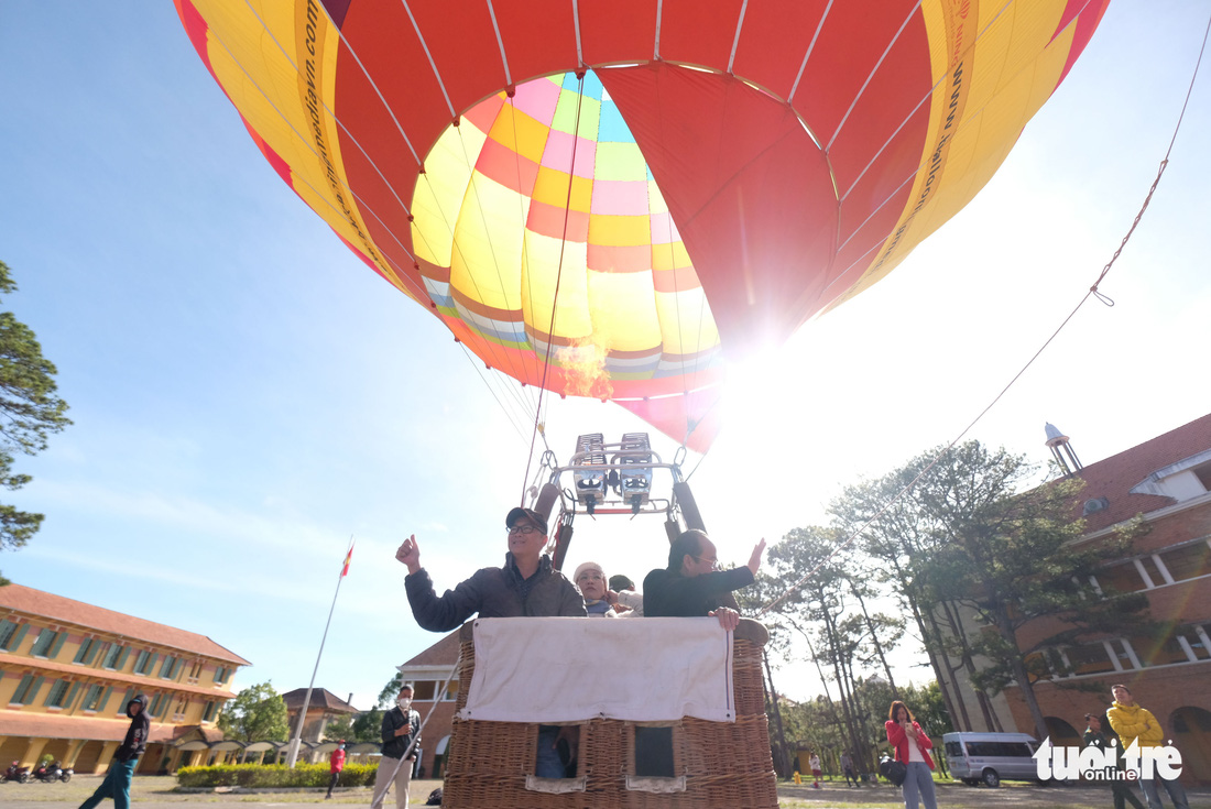 Đà Lạt có tour ngắm thành phố từ khinh khí cầu - Ảnh 4.