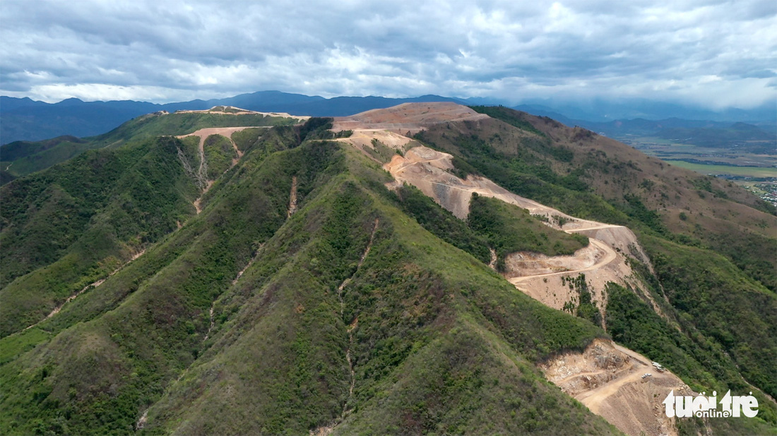 Cận cảnh núi Chín Khúc ở Nha Trang bị băm đứt từng khúc để làm đô thị, biệt thự - Ảnh 9.