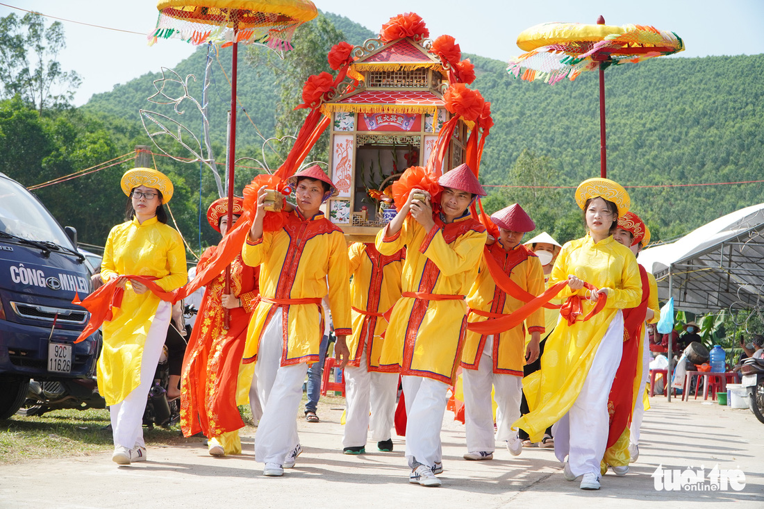 Độc đáo lễ rước sắc, rước nước ở lễ hội Bà Thu Bồn - Ảnh 2.