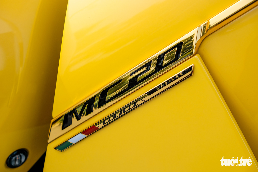 Khám phá Maserati MC20 mạ vàng độc nhất Việt Nam: Chi phí hơn 2 tỉ đồng, thi công 1.000 giờ - Ảnh 7.