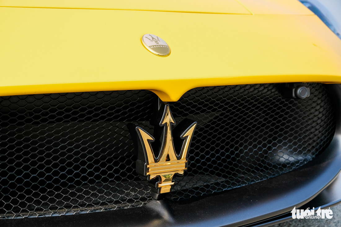 Khám phá Maserati MC20 mạ vàng độc nhất Việt Nam: Chi phí hơn 2 tỉ đồng, thi công 1.000 giờ - Ảnh 6.
