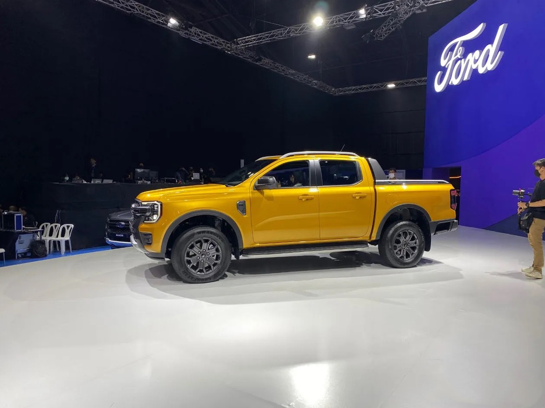 Cận cảnh Ford Ranger và Everest 2023 vừa ra mắt Thái Lan, về Việt Nam cuối năm nay - Ảnh 5.