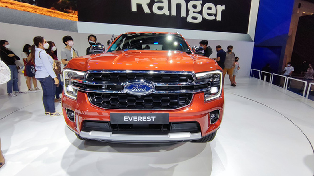 Lô Ford Everest 2023 đầu tiên về Việt Nam: Nhiều trang bị mới, giá dự kiến 1,4 tỉ đồng - Ảnh 7.