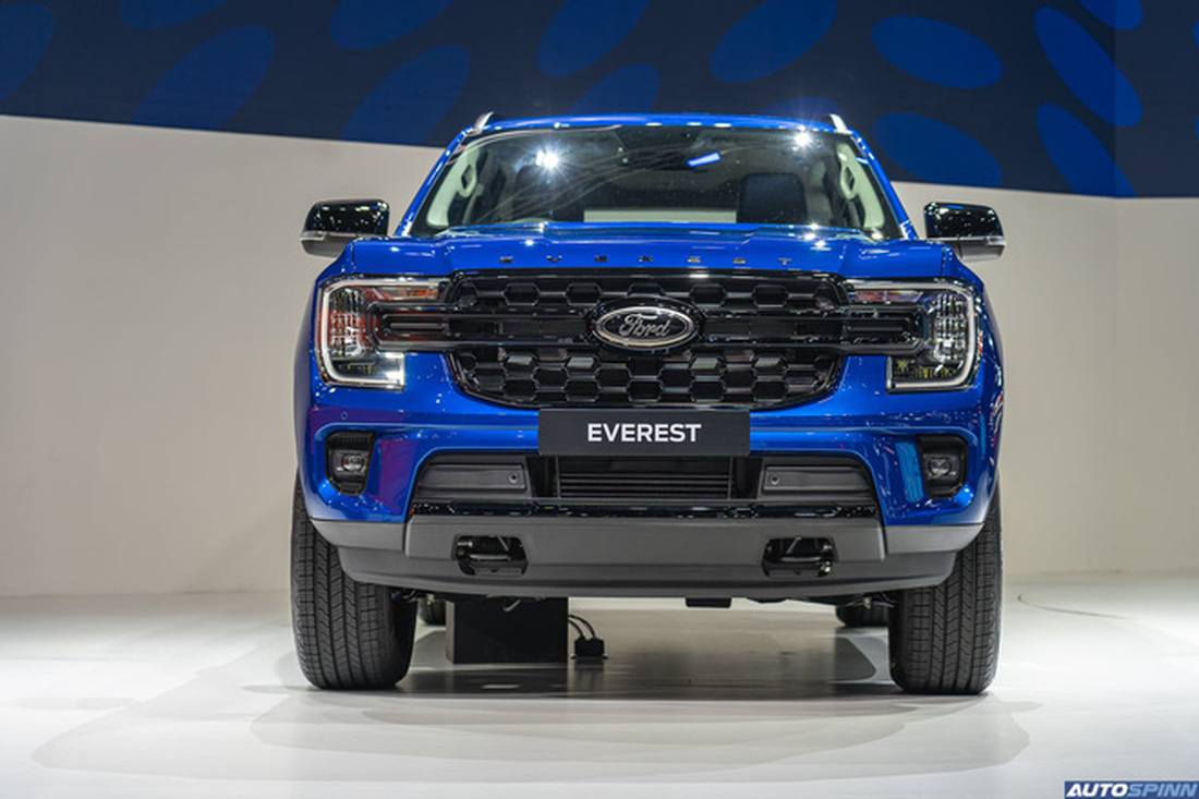 Lô Ford Everest 2023 đầu tiên về Việt Nam: Nhiều trang bị mới, giá dự kiến 1,4 tỉ đồng - Ảnh 4.