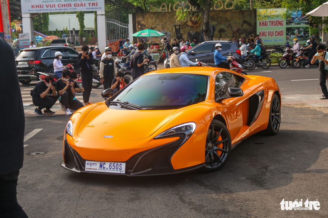 Hành trình siêu xe lớn nhất Việt Nam bắt đầu khởi hành, quy tụ dàn xe hơn 350 tỉ đồng - Ảnh 8.